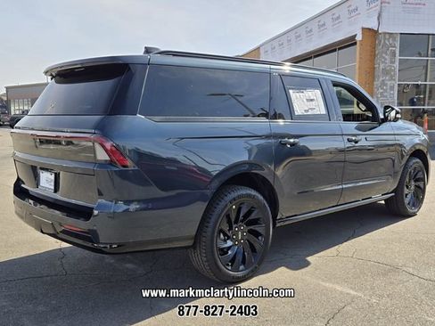New 2026 Lincoln Navigator L Reserve w/ Jet Appearance Package AWD/4WD image 3