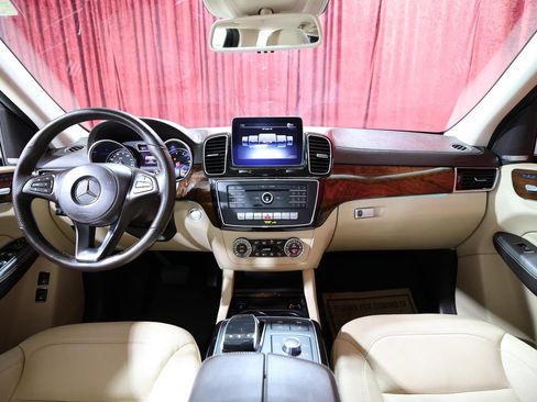 Used 2019 Mercedes-Benz GLS 450 4MATIC image 17