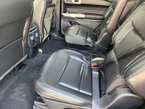 Used 2021 Ford Explorer XLT w/ Equipment Group 202A RWD image 29