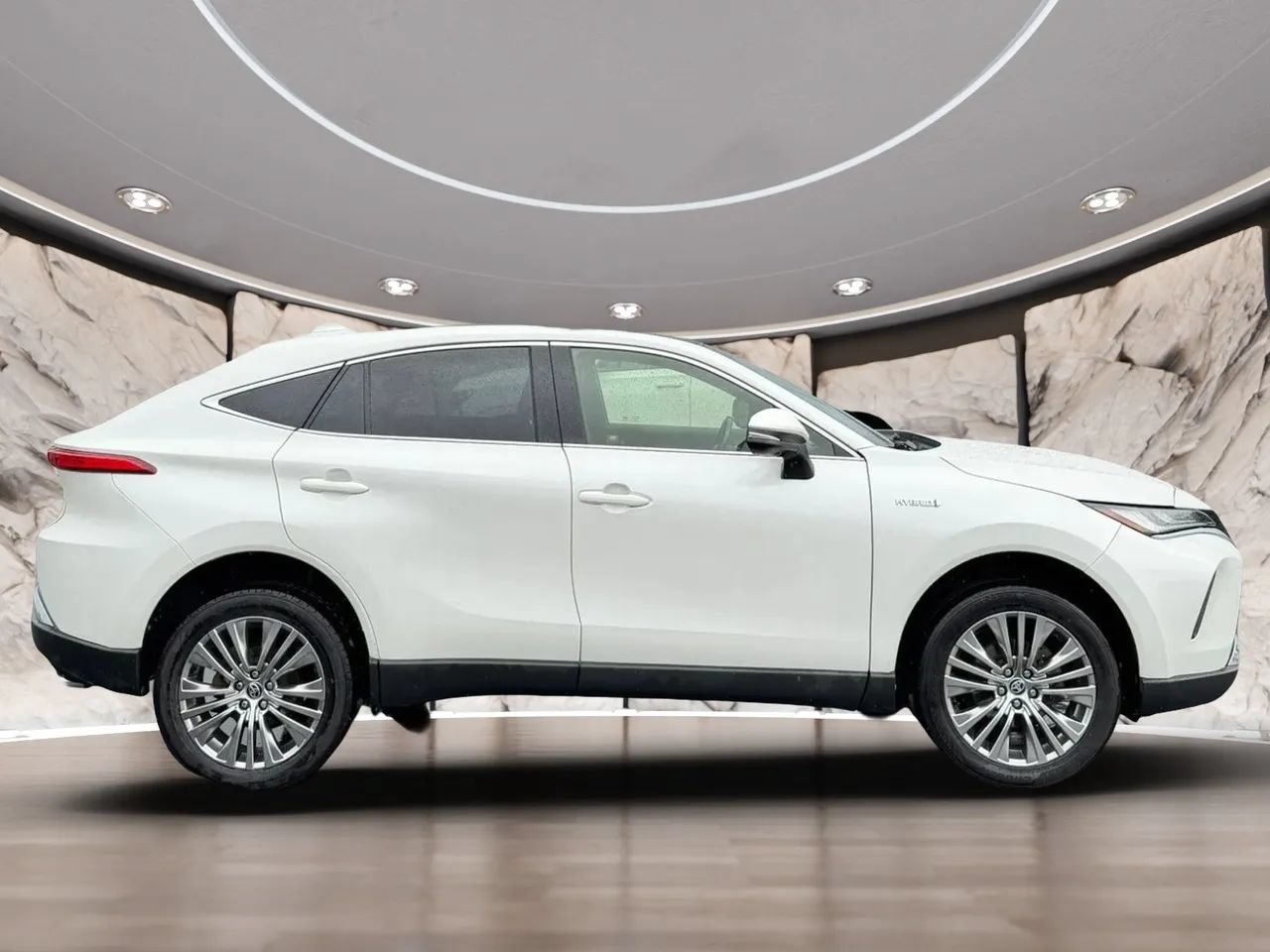 Used 2021 Toyota Venza Limited w/ Advanced Technology Package AWD/4WD image 4