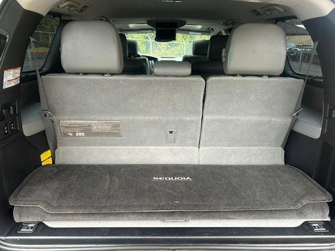 Used 2014 Toyota Sequoia Platinum image 17