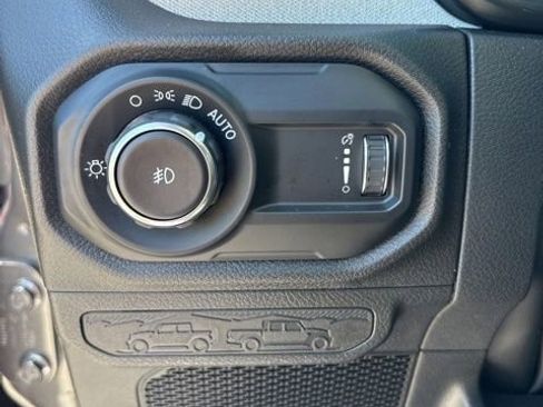 Used 2025 Jeep Wrangler Unlimited Sport AWD/4WD image 24