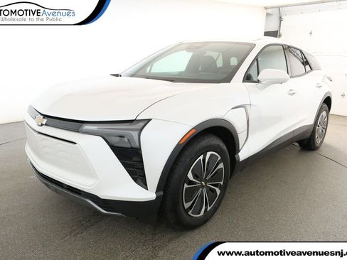 Used 2024 Chevrolet Blazer EV LT image 1