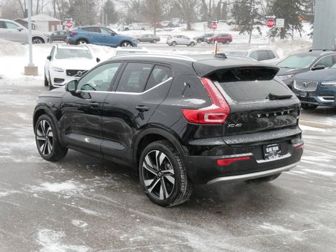Used 2025 Volvo XC40 B5 Core image 5