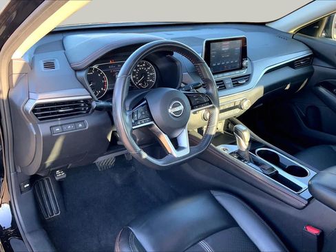 Used 2024 Nissan Altima 2.5 SR FWD image 18