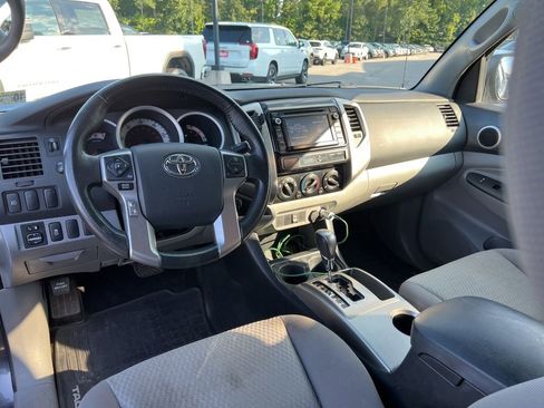 Used 2014 Toyota Tacoma PreRunner image 15