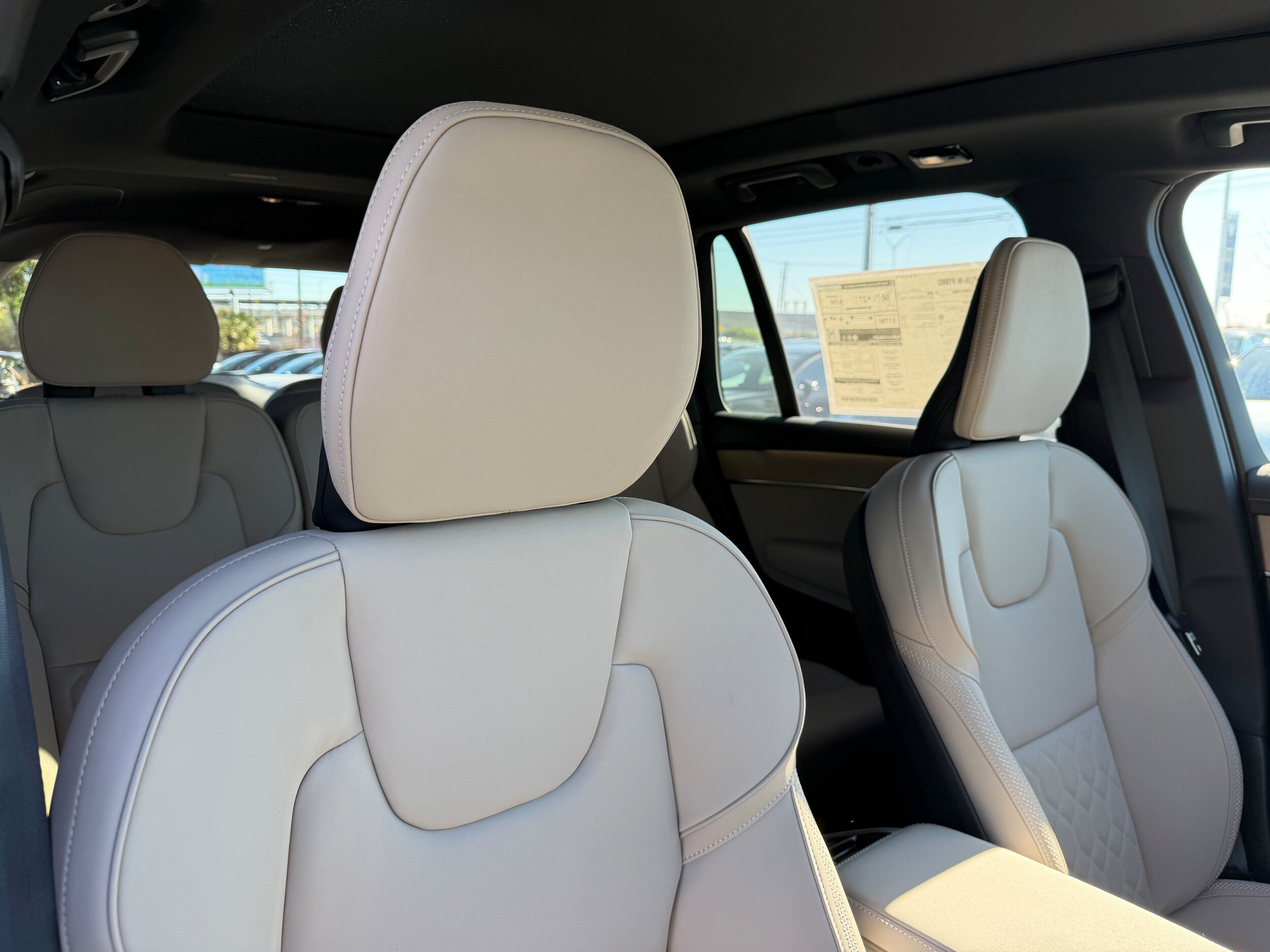 New 2026 Volvo XC90 T8 Plus w/ Protection Package Premier AWD/4WD image 9