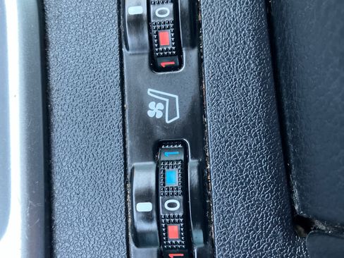 Used 2016 Toyota Highlander Limited Platinum AWD/4WD image 31