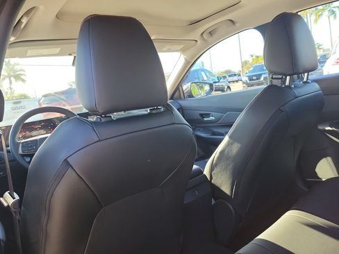 New 2026 Nissan Sentra SR w/ SR Premium Package FWD image 16