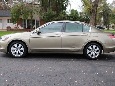 Used 2009 Honda Accord EX image 2
