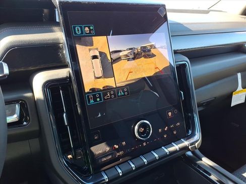 New 2026 GMC Yukon XL AT4 image 21