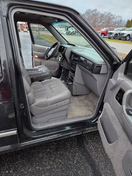 Used 1993 Plymouth Grand Voyager LE FWD image 12