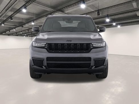 Used 2023 Jeep Grand Cherokee L Laredo RWD image 5