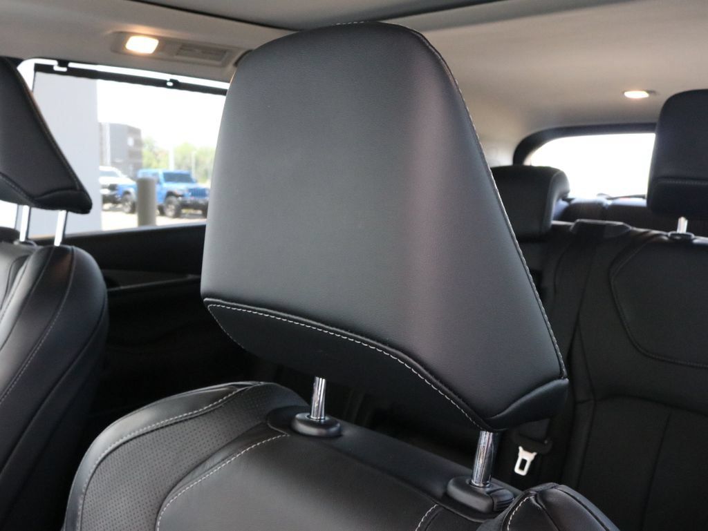 Certified 2023 INFINITI QX60 Luxe w/ Cargo Package AWD/4WD image 30