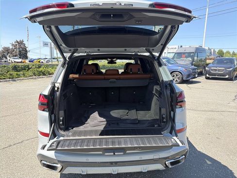 Used 2024 BMW X5 xDrive40i w/ M Sport Package AWD/4WD image 27