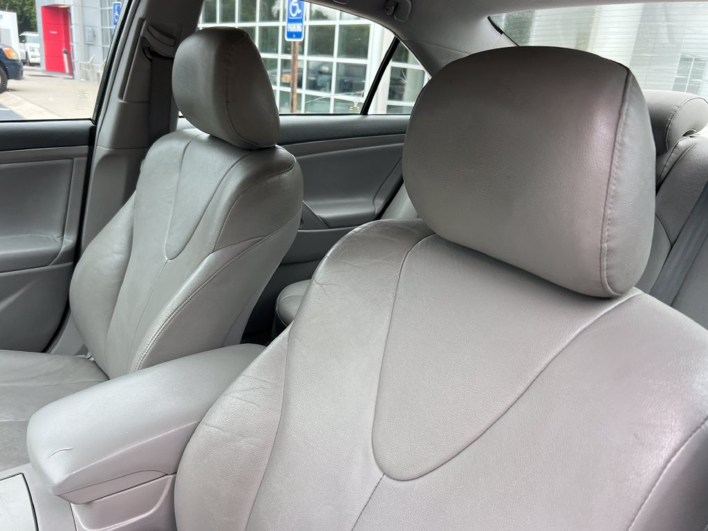 Used 2011 Toyota Camry LE w/ LE Extra-Value Pkg FWD image 10