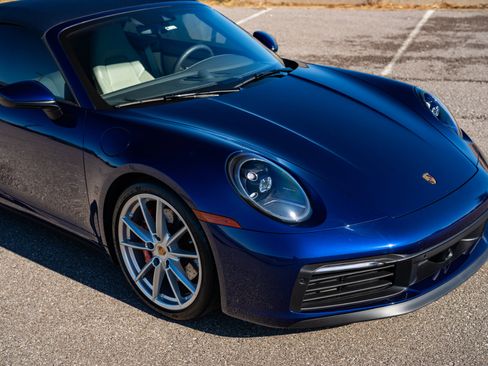 Used 2020 Porsche 911 Carrera 4S image 11