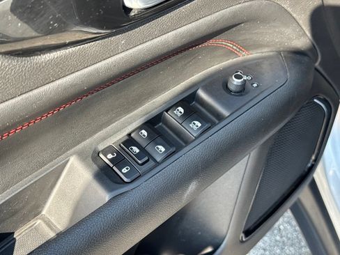 Used 2025 Jeep Compass Trailhawk AWD/4WD image 37