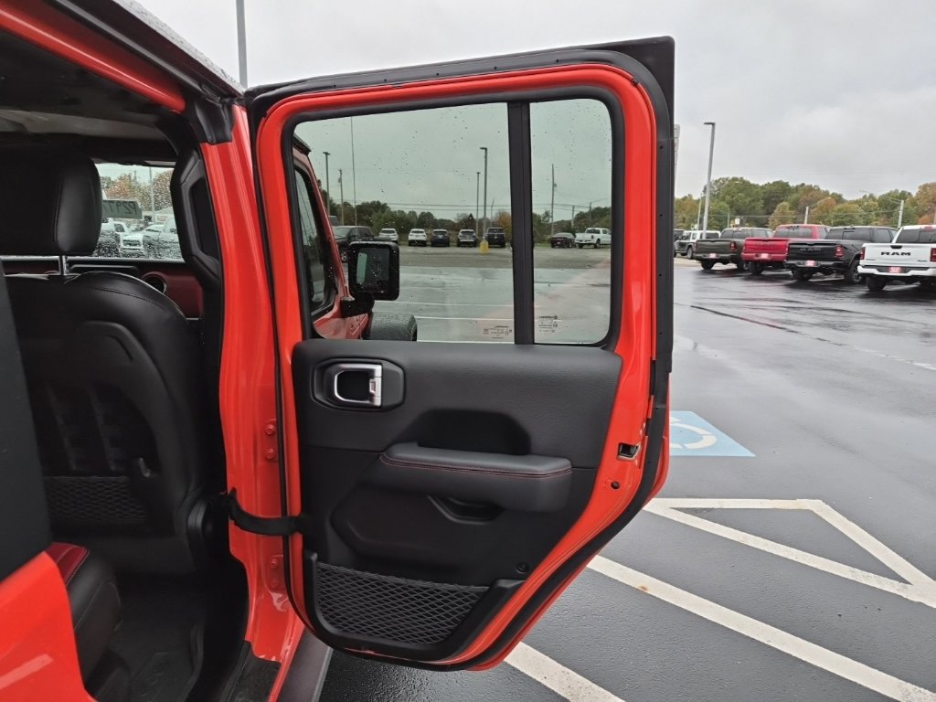 Used 2023 Jeep Wrangler Unlimited Rubicon 4xe AWD/4WD image 19