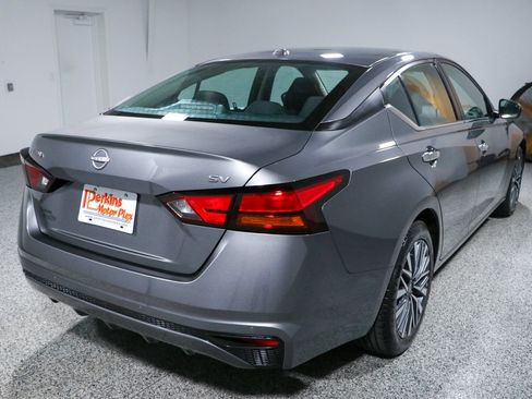 Used 2024 Nissan Altima 2.5 SV FWD image 7
