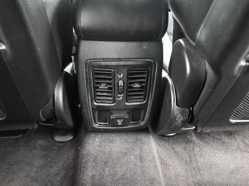 Used 2018 Jeep Grand Cherokee Altitude image 19