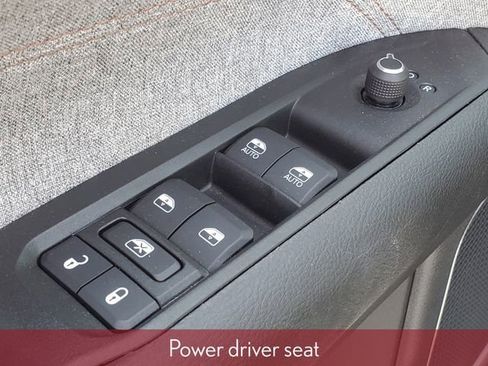 Used 2022 Jeep Compass Latitude image 14