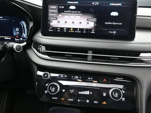 Certified 2025 INFINITI QX60 Luxe w/ Black Edition FWD image 29
