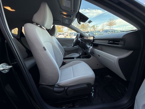 Certified 2025 Hyundai Kona SEL image 25