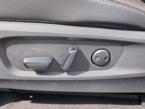 New 2026 Nissan Pathfinder SL FWD image 12