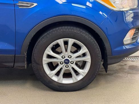 Used 2017 Ford Escape SE image 4