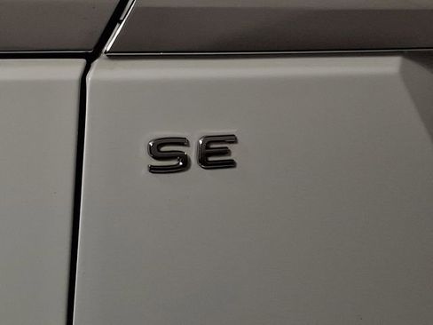 Used 2023 Volkswagen Atlas SE image 31