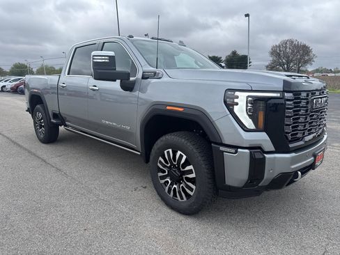 New 2026 GMC Sierra 2500 Denali Ultimate AWD/4WD image 7