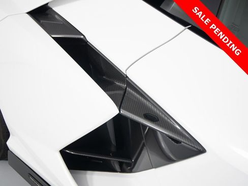 Used 2024 Lamborghini Revuelto image 43