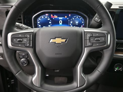 Used 2024 Chevrolet Silverado 1500 LT image 13