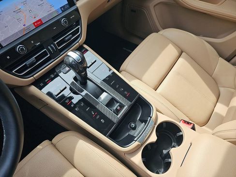 Used 2024 Porsche Macan S AWD/4WD image 28