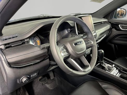 Used 2022 Jeep Compass Latitude AWD/4WD image 15