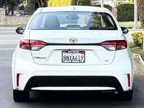 Used 2020 Toyota Corolla LE w/ Carpet Mat Package (TMS) FWD image 5