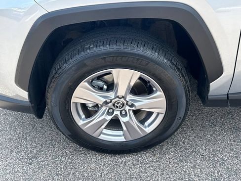 Used 2025 Toyota RAV4 XLE AWD/4WD image 39