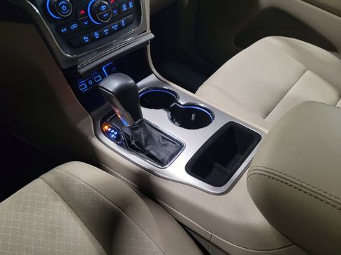 Used 2021 Jeep Grand Cherokee Laredo AWD/4WD image 26