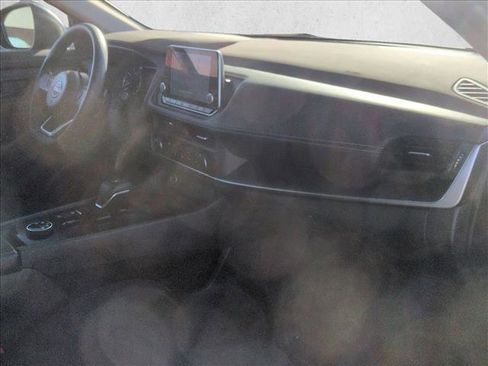 Used 2023 Nissan Rogue S image 22