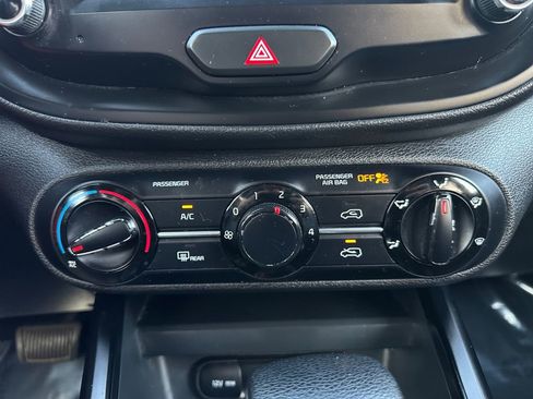 Used 2020 Kia Soul S image 29