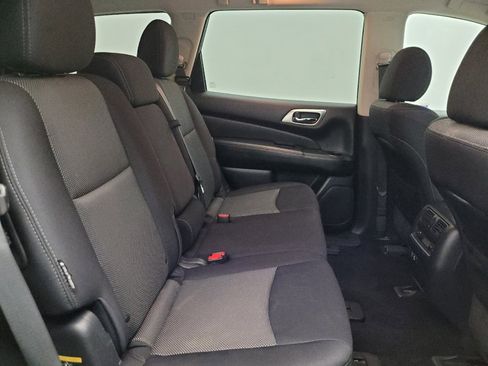 Used 2019 Nissan Pathfinder SV AWD/4WD image 19