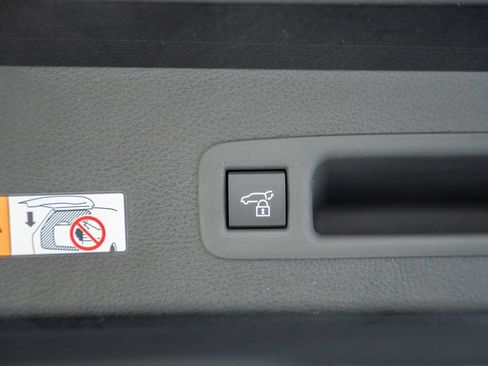 New 2026 Toyota Sienna XLE Woodland Edition AWD/4WD image 11