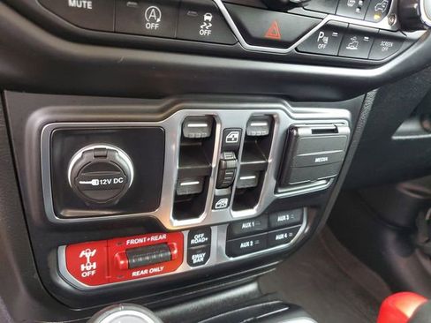 Used 2022 Jeep Gladiator Rubicon w/ LED Lighting Group image 23