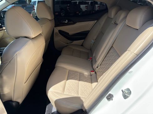 Used 2018 Nissan Maxima Platinum FWD image 31