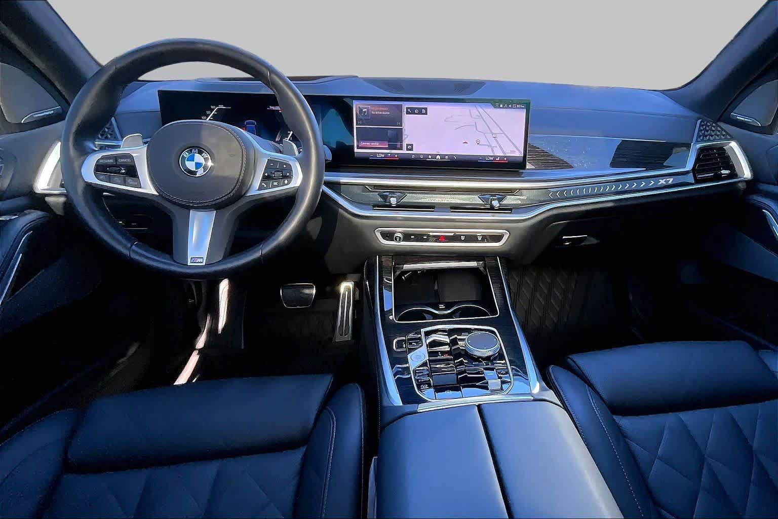 Used 2025 BMW X7 xDrive40i w/ M Sport Package AWD/4WD image 16