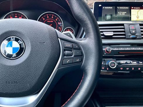 Used 2018 BMW 330e image 24