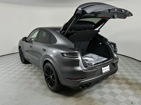 New 2025 Porsche Cayenne Coupe image 33