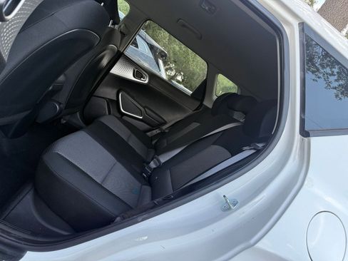 Used 2025 Kia Soul LX w/ LX Technology Package FWD image 34