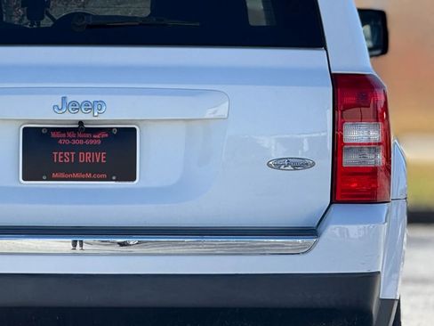 Used 2016 Jeep Patriot High Altitude image 13